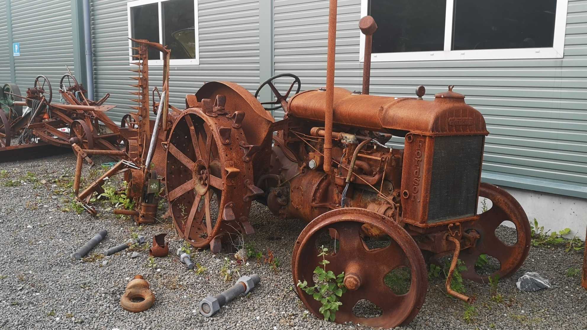 rusty-tractor